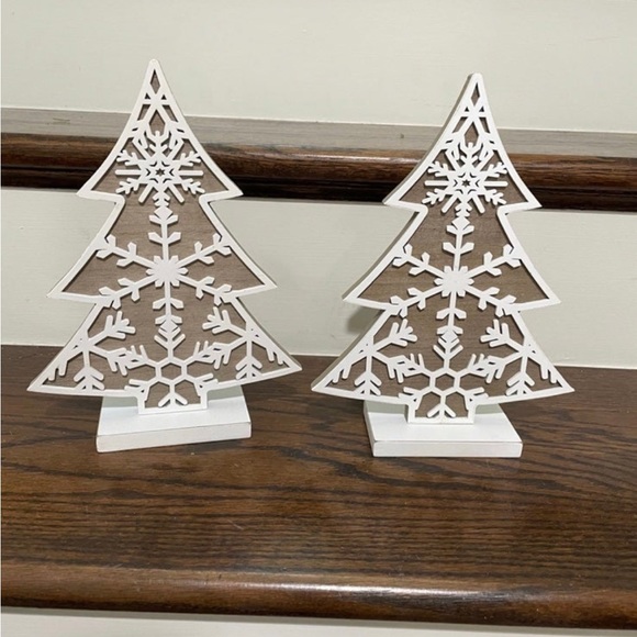 CHRISTMAS TREES QUILL & PAPER TAN/WHITE WOOD CHRISTMAS TREES NEW 2 - Picture 3 of 6